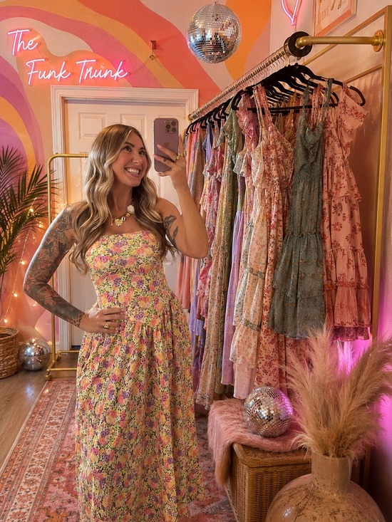 Other - @TheFunkTrunk is LIVE!
Come join the fun.
Thursdays at 4PM pst. 🪩✨